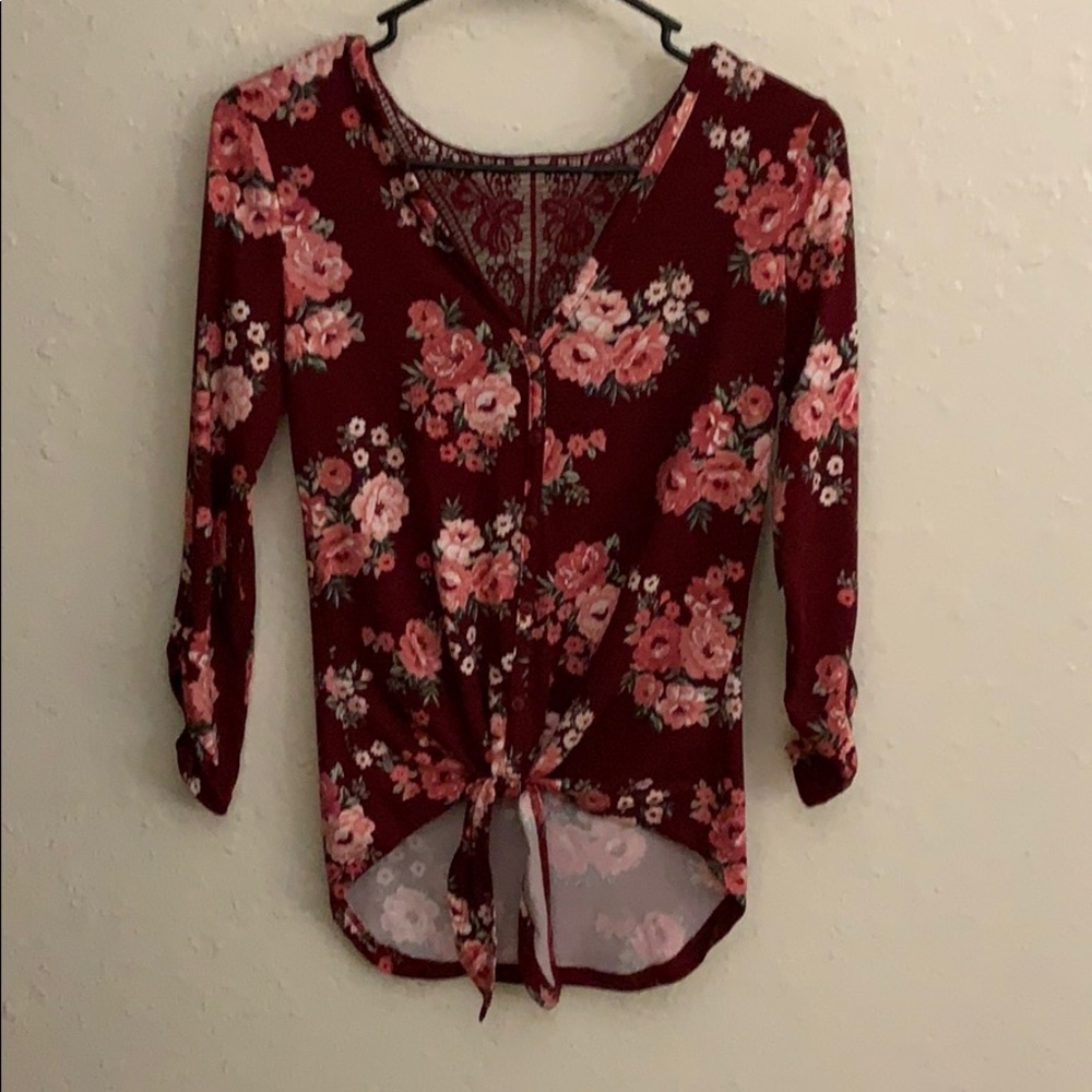 No boundaries long sleeve shirt with lacy back